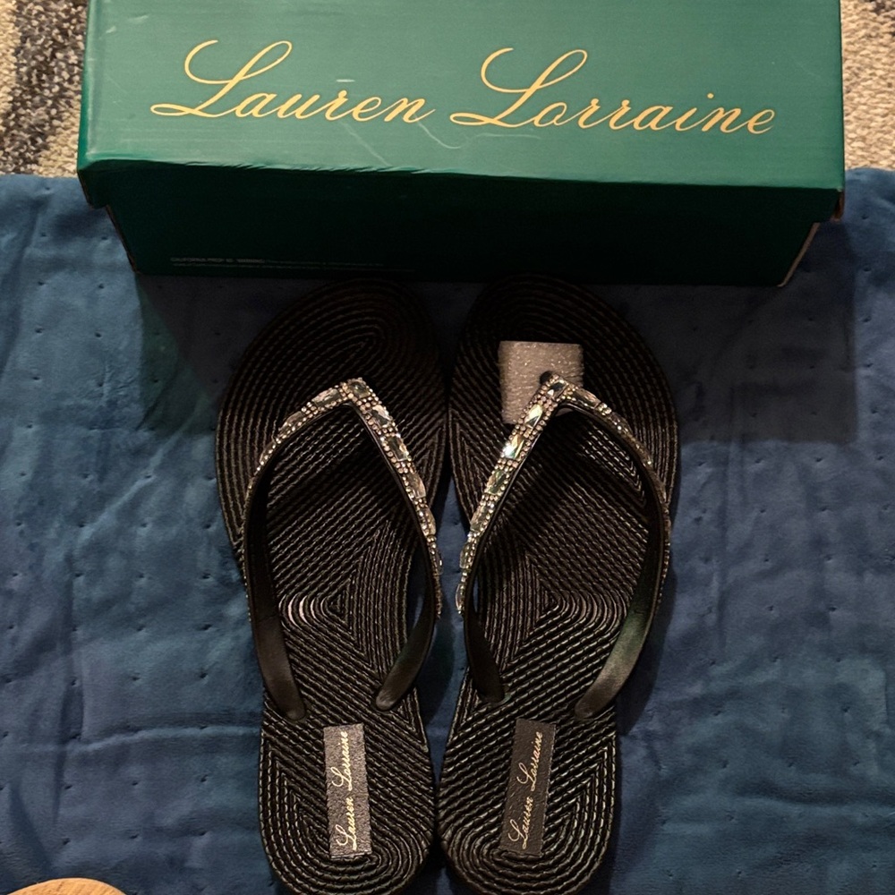 Lauren Lorraine Gigi black rhinestone flip-flops Size 10